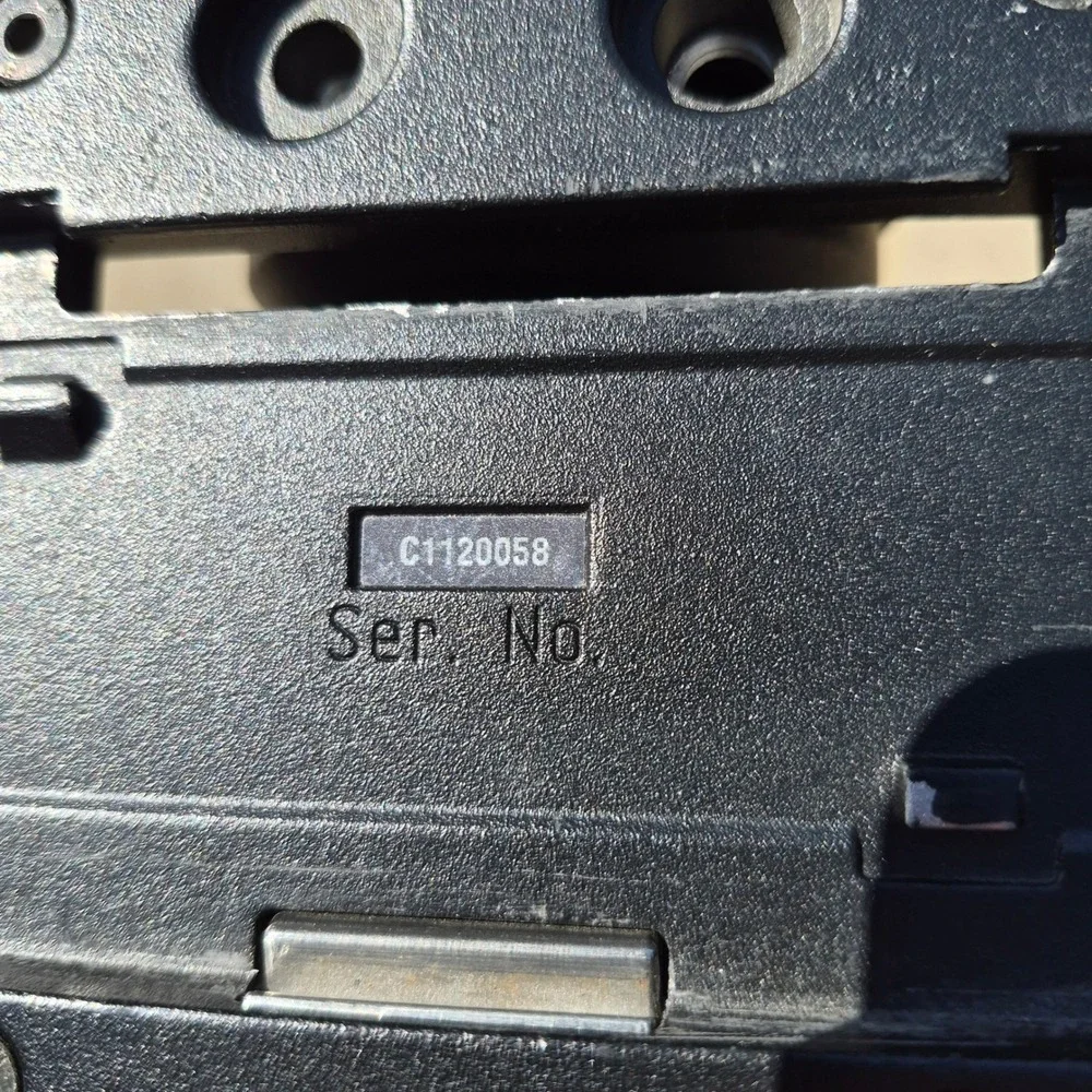 Vinten Protouch Pro 6 HDV Tripod Fluid Head Black C1120058 MISSING SPREADER.